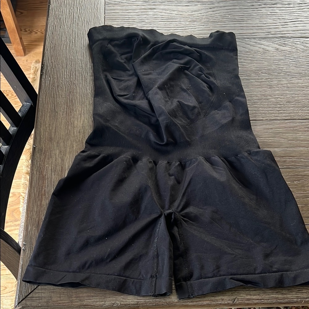 Black Maternity Women's High-Waist Shaping Shorts